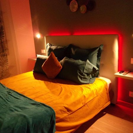 Le Bourget - Suite Romantique Нарбонна Экстерьер фото