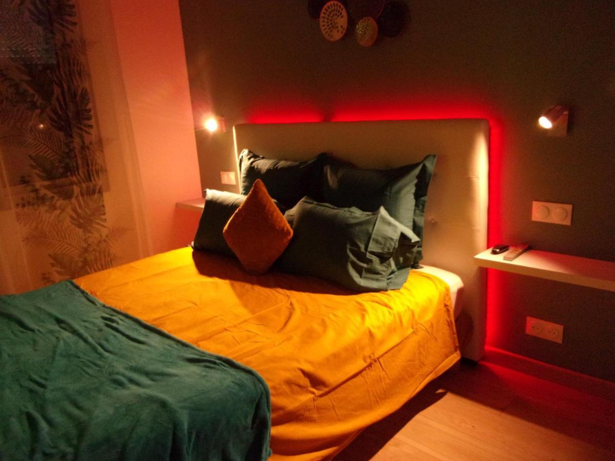 Le Bourget - Suite Romantique Нарбонна Экстерьер фото