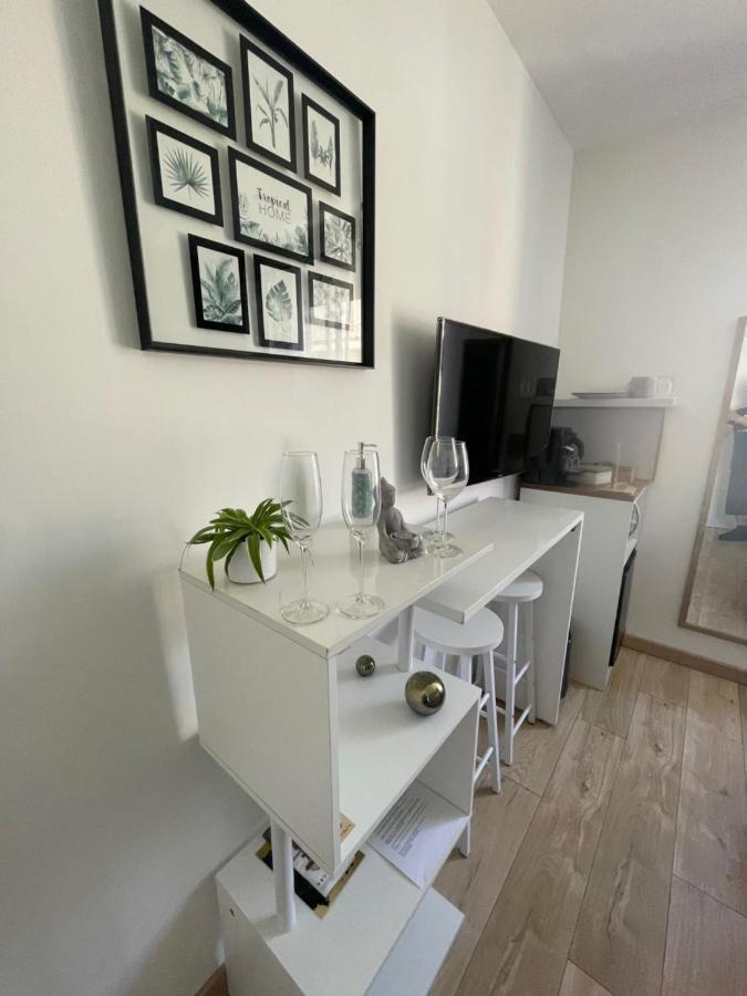 Le Bourget - Suite Romantique Нарбонна Экстерьер фото